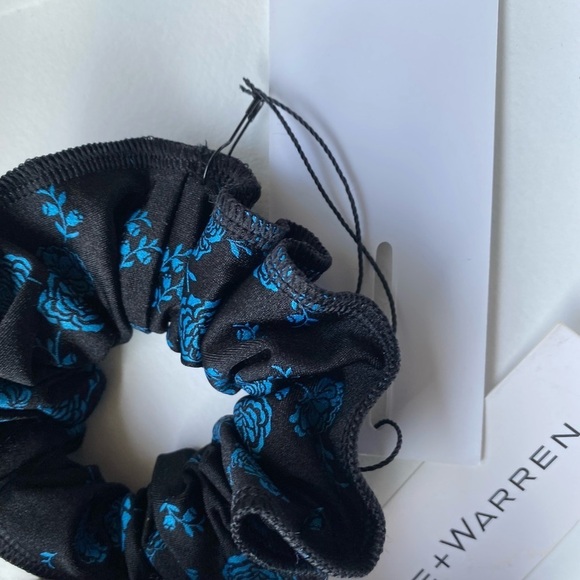 2 gorgeous hair scrunchies accessories main image 5